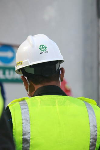 Man with hardhat and safety vest to demonstrate the importance of accident investigations